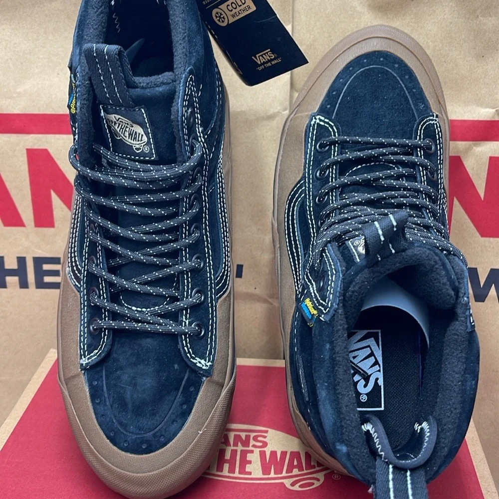 Vans Men’s Sk8-Hi Dip Mte-2
Black/Gum
VN0009QKB9M
Boots Cold Weather Sneakers - Picture 11 of 16